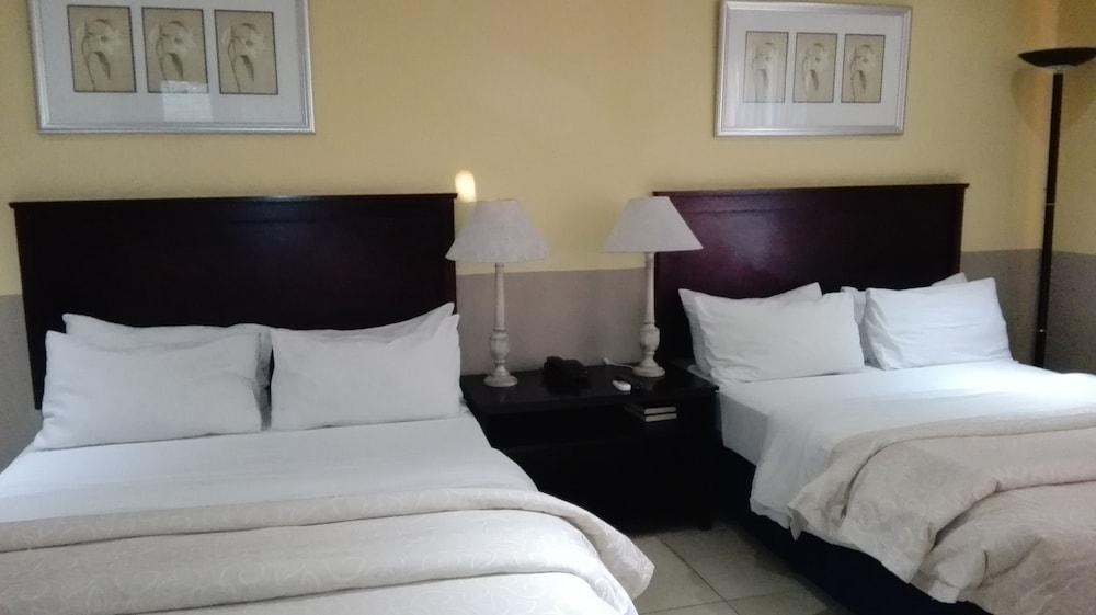 Villa Via Hotel Мидранд Экстерьер фото