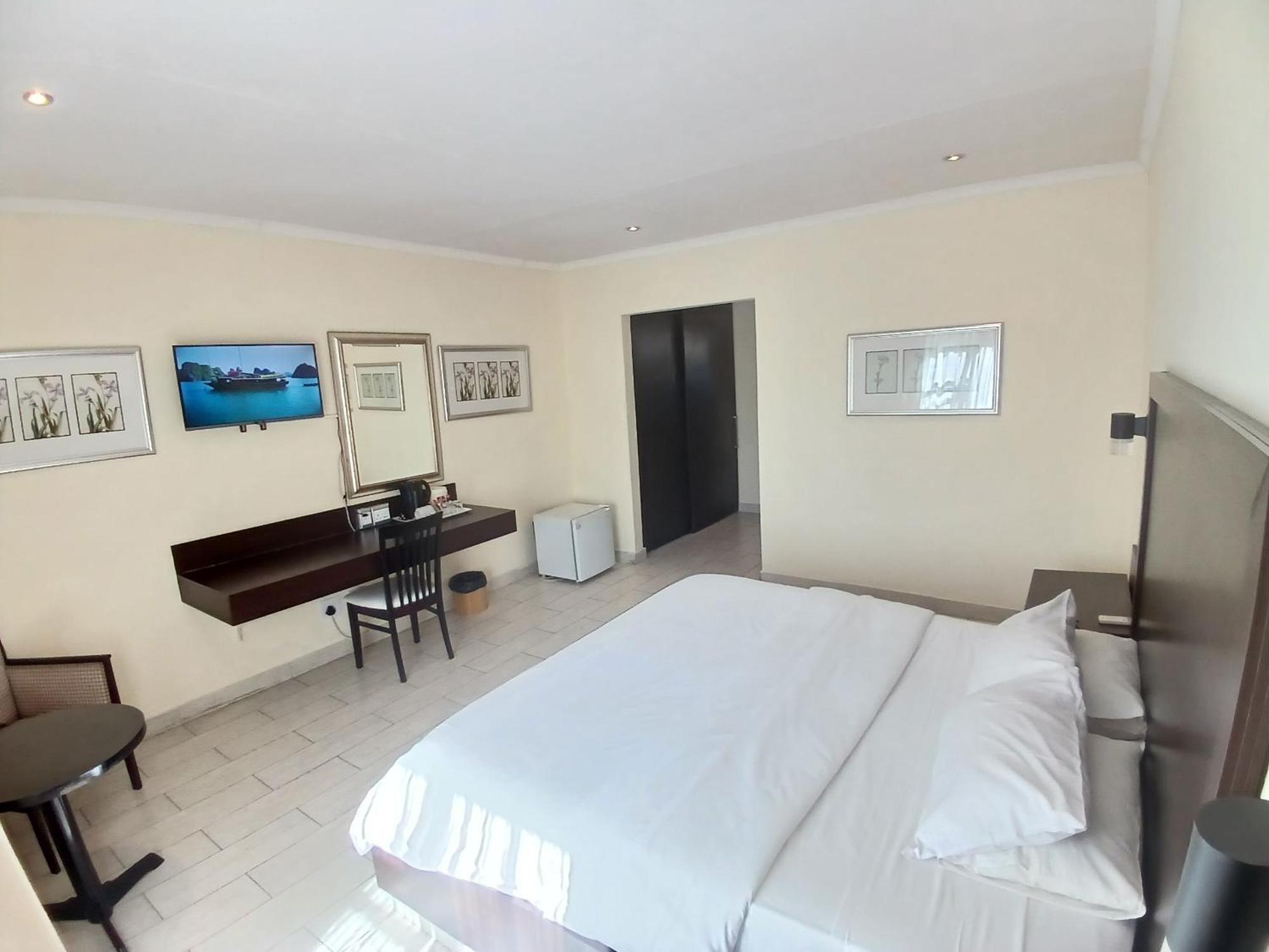 Villa Via Hotel Мидранд Экстерьер фото