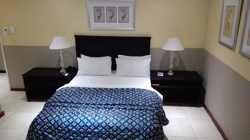 Villa Via Hotel Мидранд Экстерьер фото