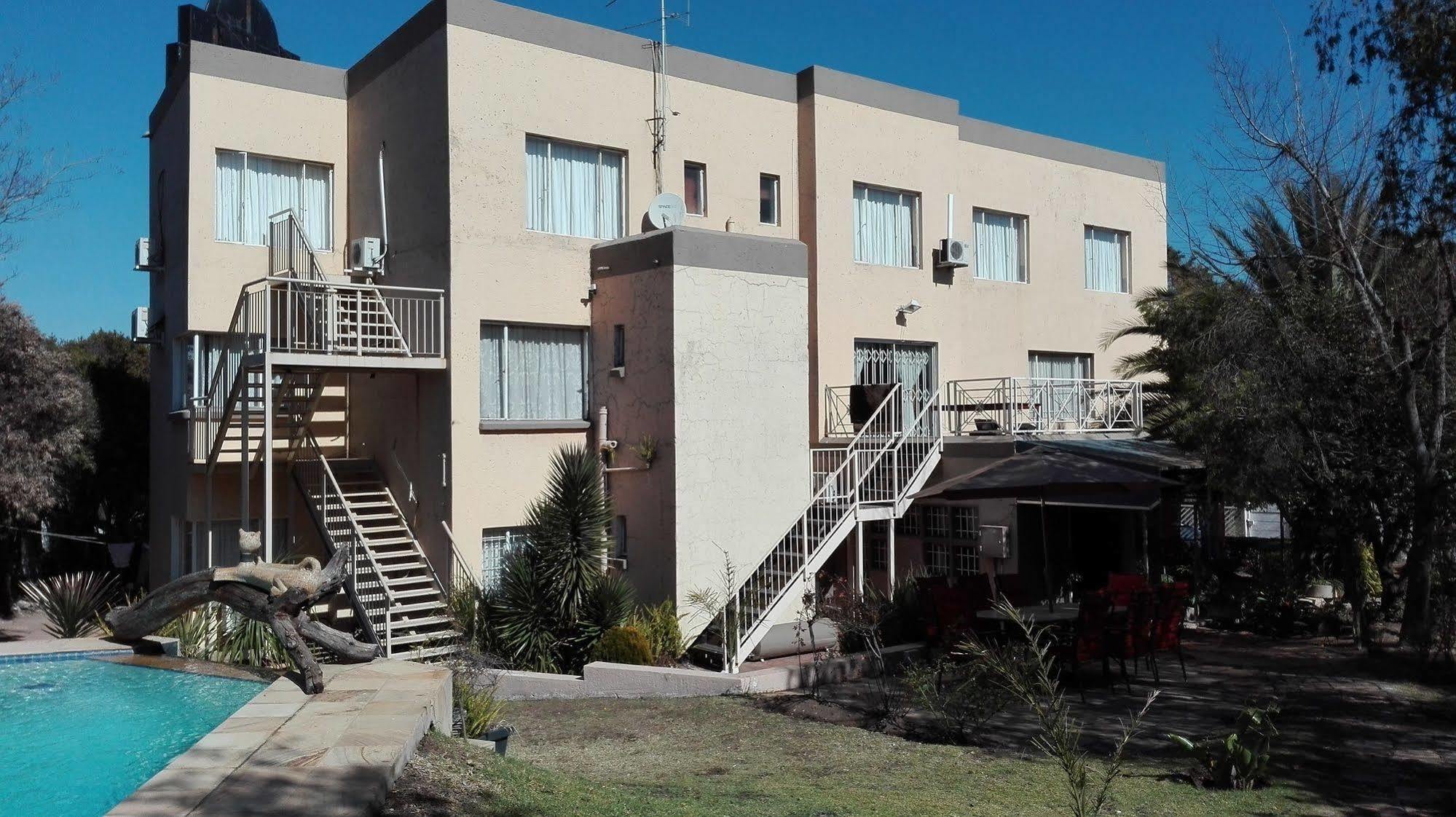 Villa Via Hotel Мидранд Экстерьер фото